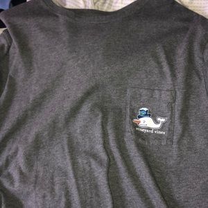 Men’s medium vineyard vineyard holiday shirt